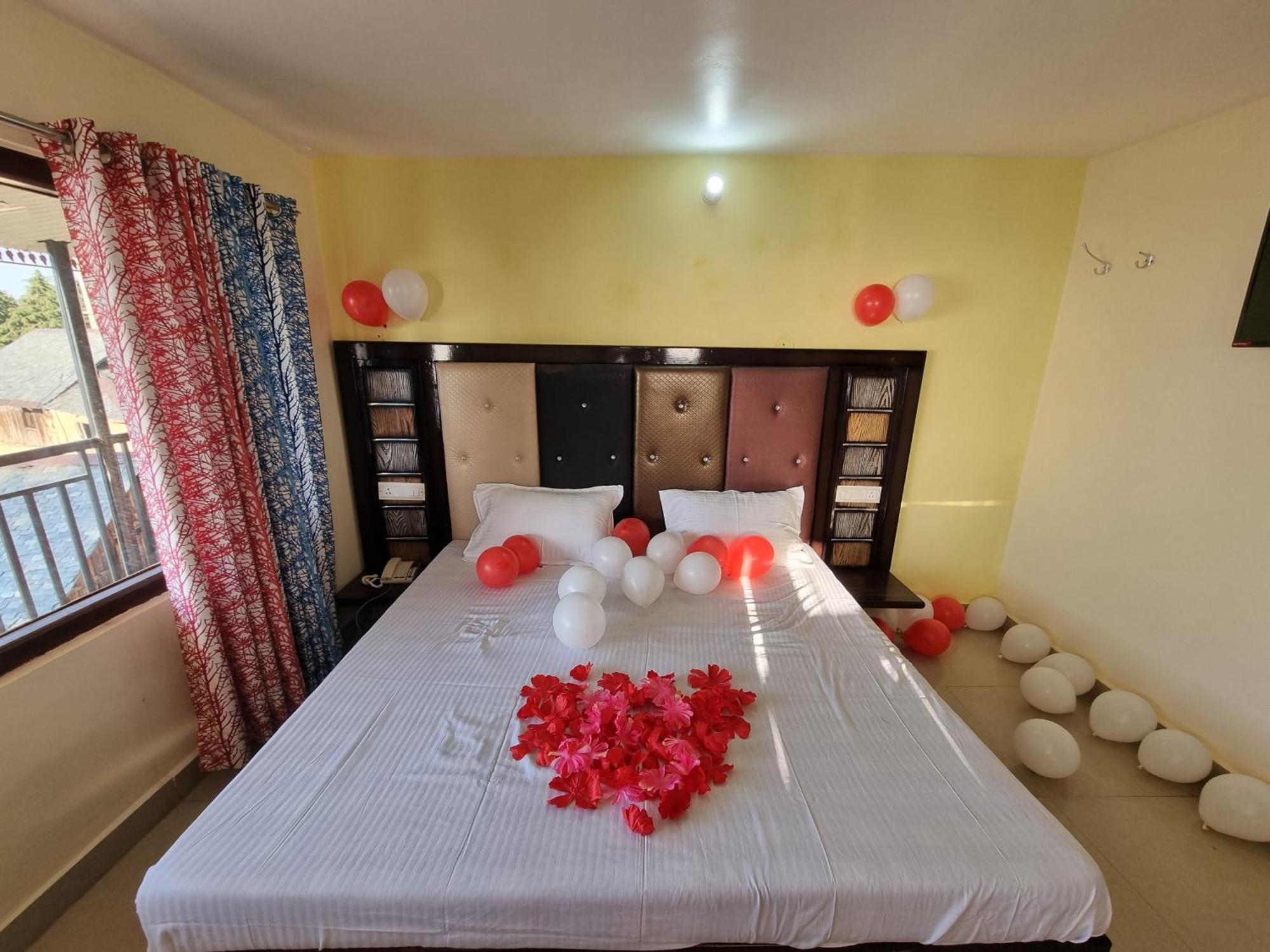 Forest Vibes Kalatop-Rooms And Restaurant Dalhousie Exterior photo