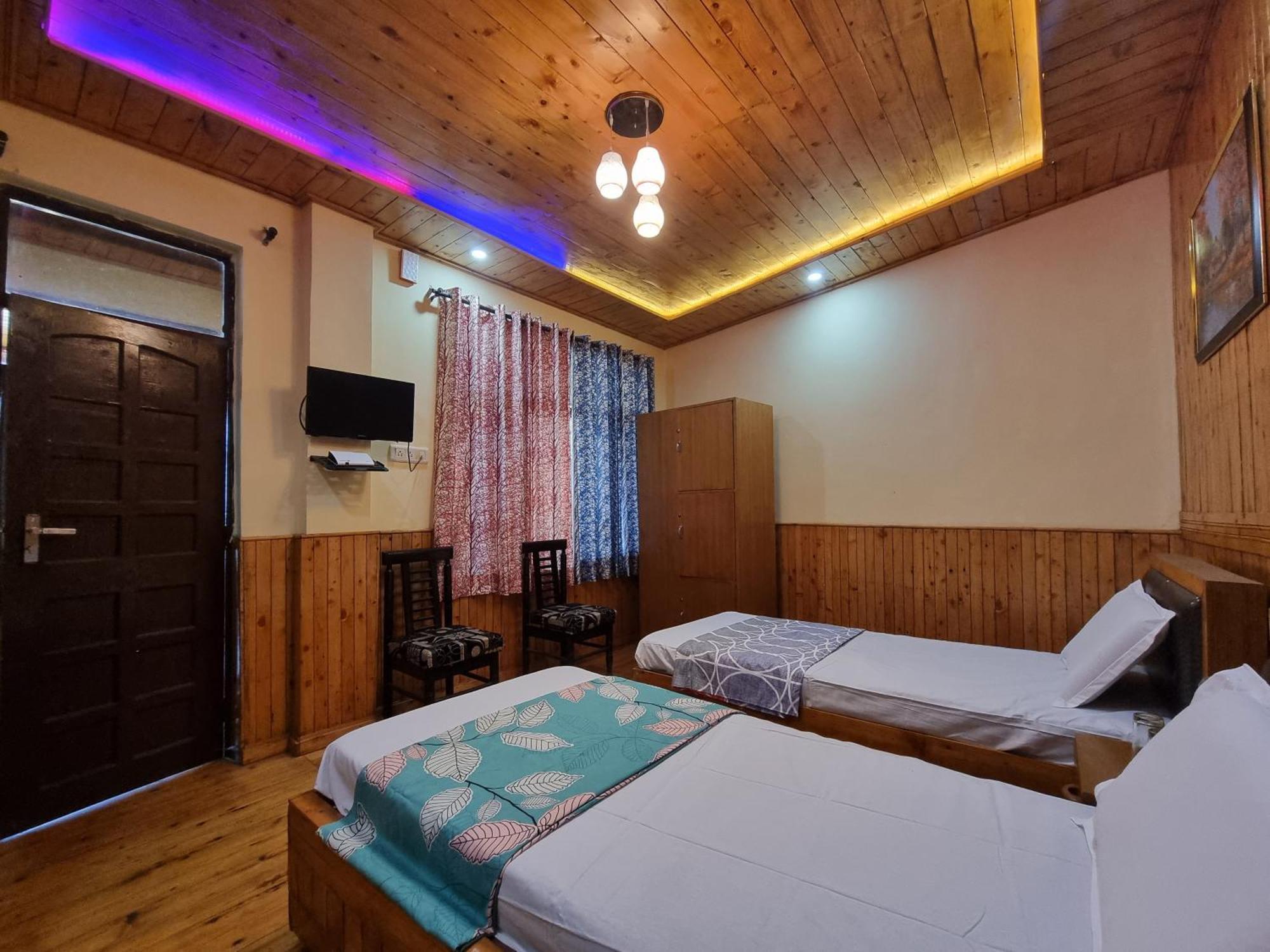Forest Vibes Kalatop-Rooms And Restaurant Dalhousie Exterior photo